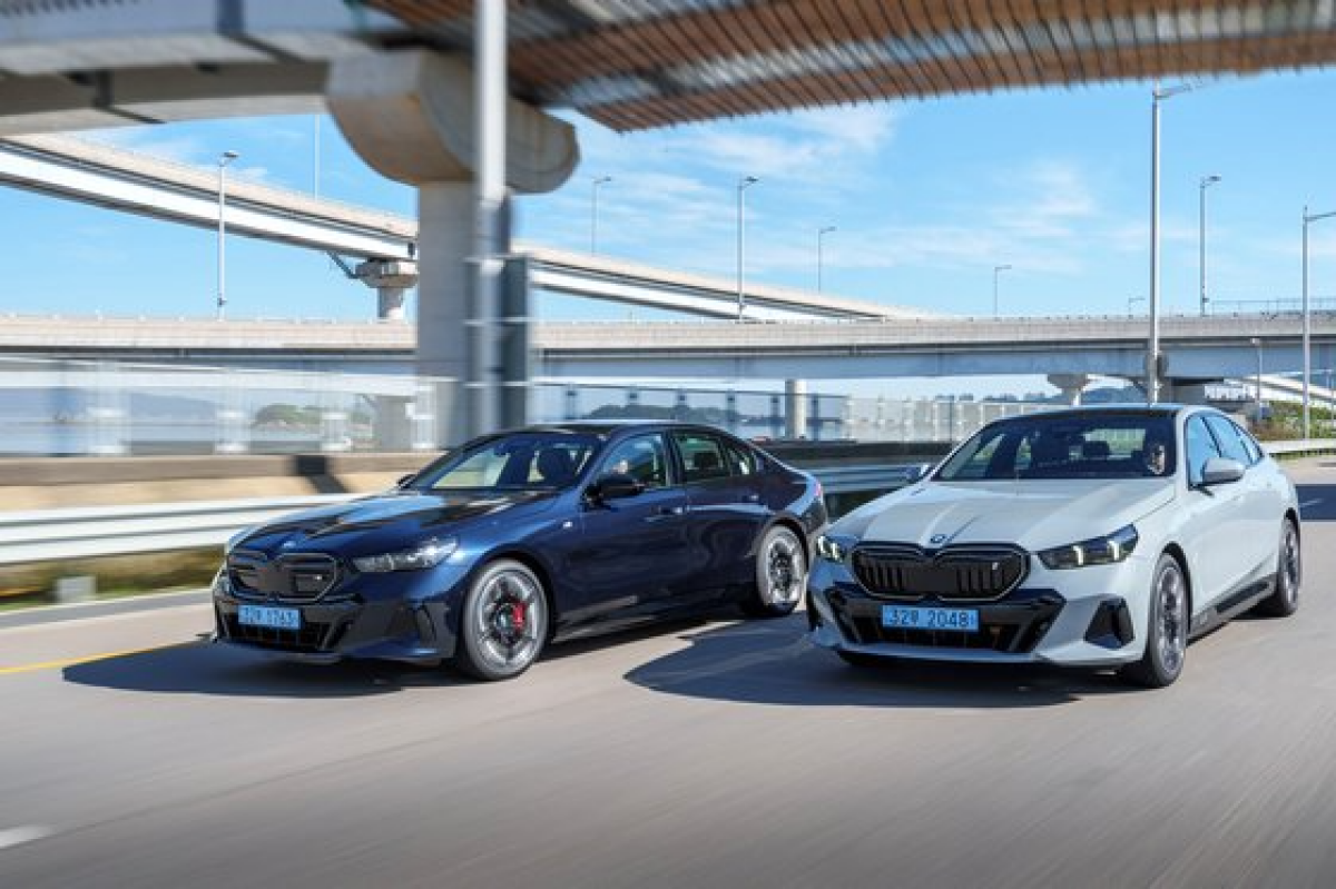 지난해 10월 BMW가 8세대 완전변경 모델 뉴 5시리즈 국내 출시했다. 사진 연합뉴스