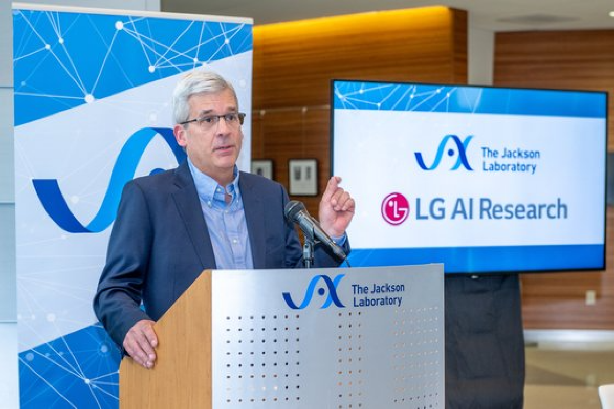 LG가 유전체 분야 주요 비영리 연구기관인 미국의 잭슨랩(JAX)과 함께 알츠하이머와 암에 관한 AI 공동 연구개발에 나서기로 했다고 11일 밝혔다. 론 카돈 잭슨랩 CEO. 사진 잭슨랩