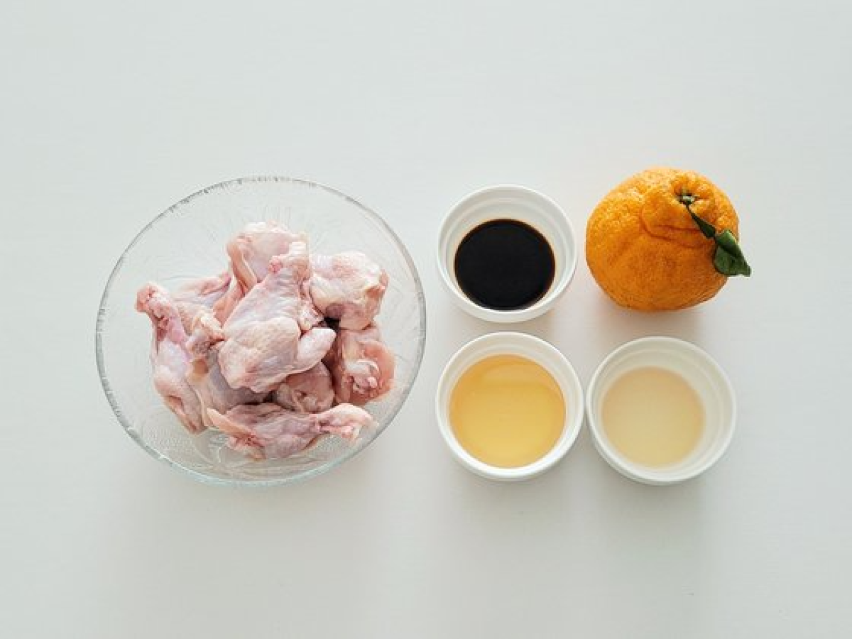 한라봉 소스 닭봉구이 재료. 사진 신혜원