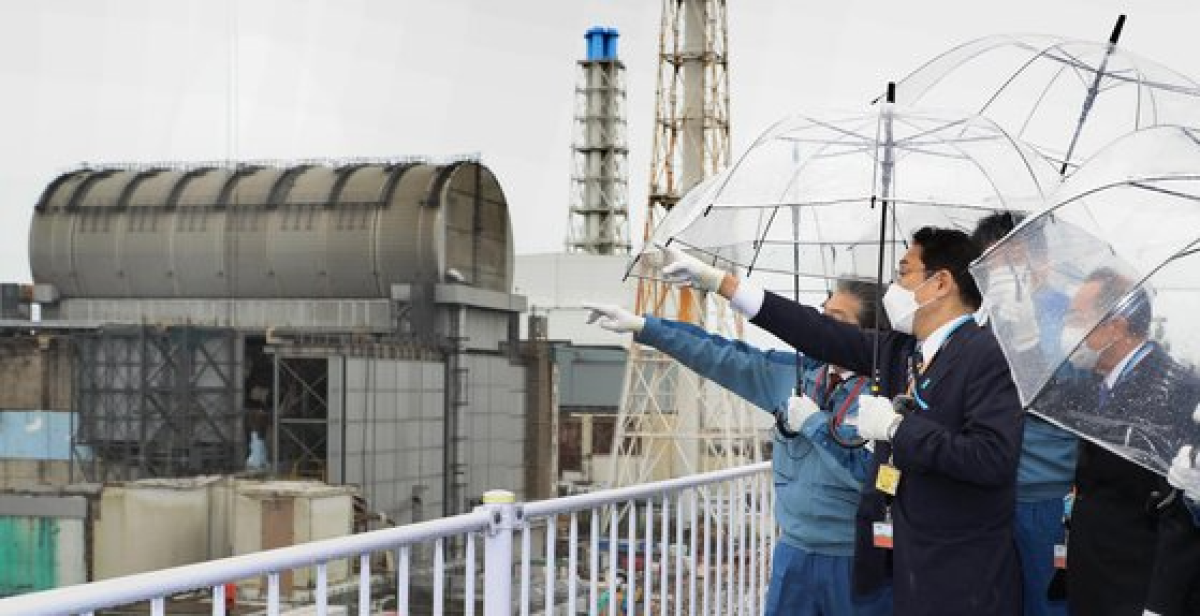 기시다 후미오(왼쪽에서 두 번째) 일본 총리가 지난 10월 17일 오전 일본 후쿠시마 제1 원전을 시찰하고 있다. [교도=연합뉴스]