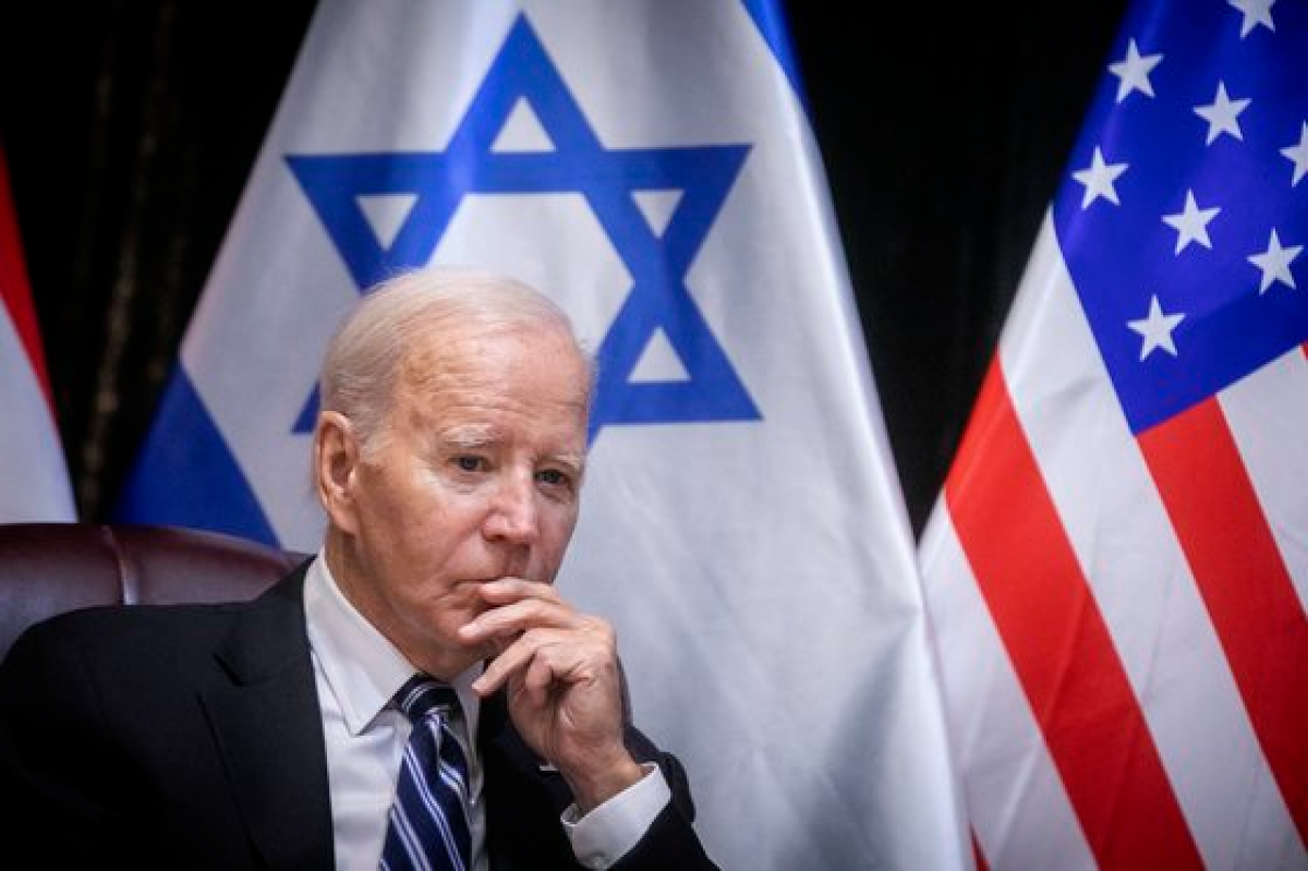 조 바이든 미국 대통령이 18일(현지시간) 이스라엘 수도 텔아비브를 방문해 베냐민 네타냐후 이스라엘 총리와 회담하기 전 생각에 잠겨있다. UPI=연합뉴스