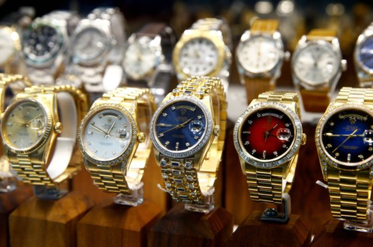 스위스의 럭셔리 시계 브랜드 롤렉스의 시계들. [로이터=연합뉴스]