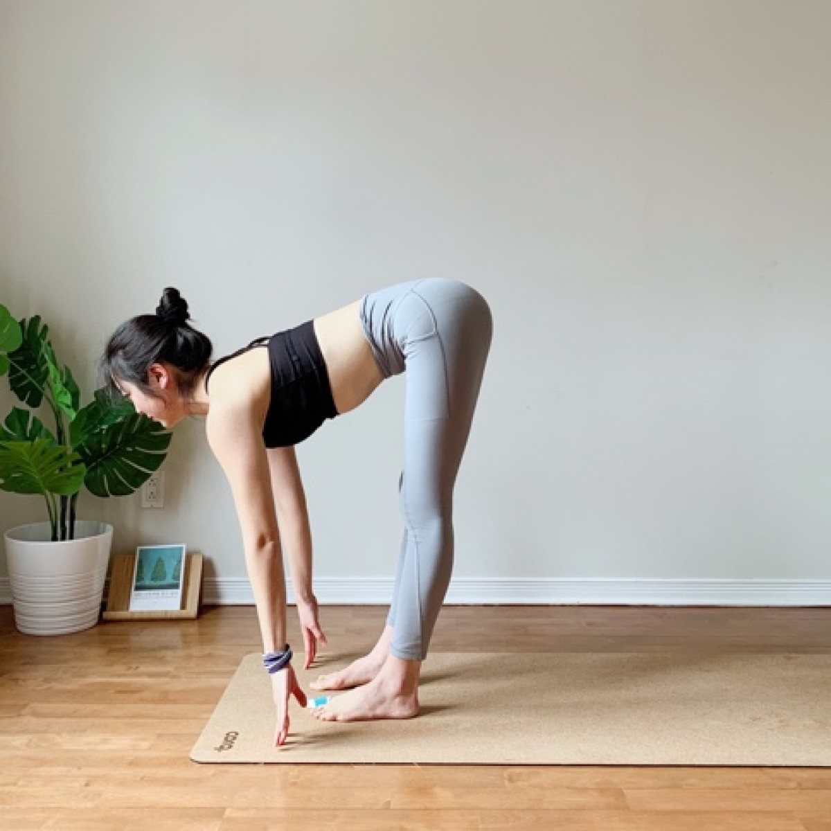 A person doing yoga  Description automatically generated with low confidence