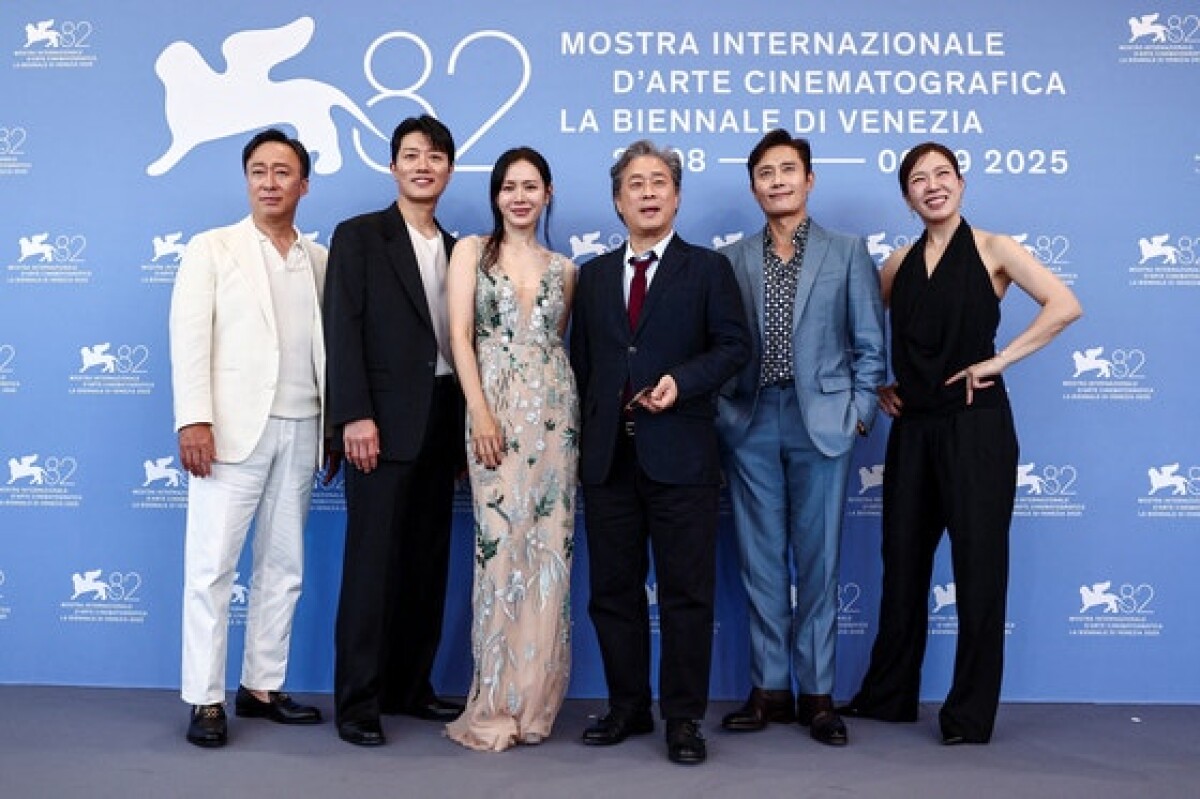 박찬욱 '어쩔수가없다', 한국 영화 대표로 내년 아카데미 출품 \u003e 밴쿠버 중앙일보 뉴스 | 밴쿠버 중앙일보, image size:1200x799